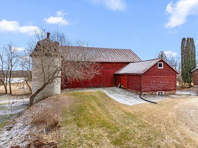 2666 Jackson DRIVE, Jackson, WI 53037