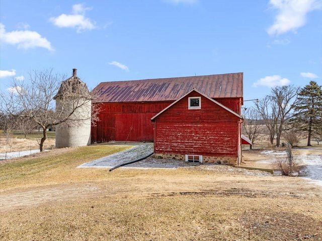 2666 Jackson DRIVE, Jackson, WI 53037