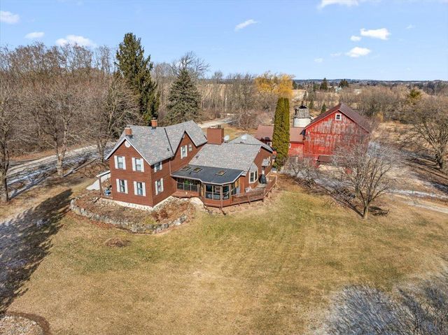 2666 Jackson DRIVE, Jackson, WI 53037