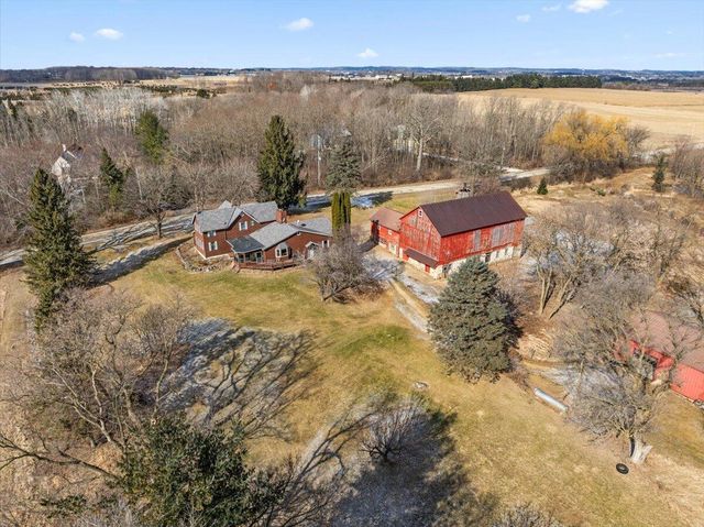 2666 Jackson DRIVE, Jackson, WI 53037