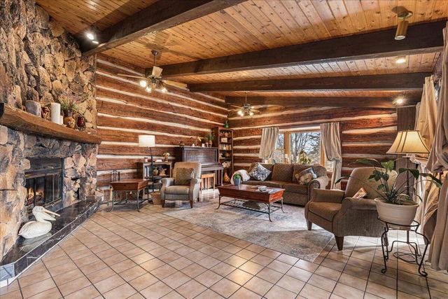 2666 Jackson DRIVE, Jackson, WI 53037