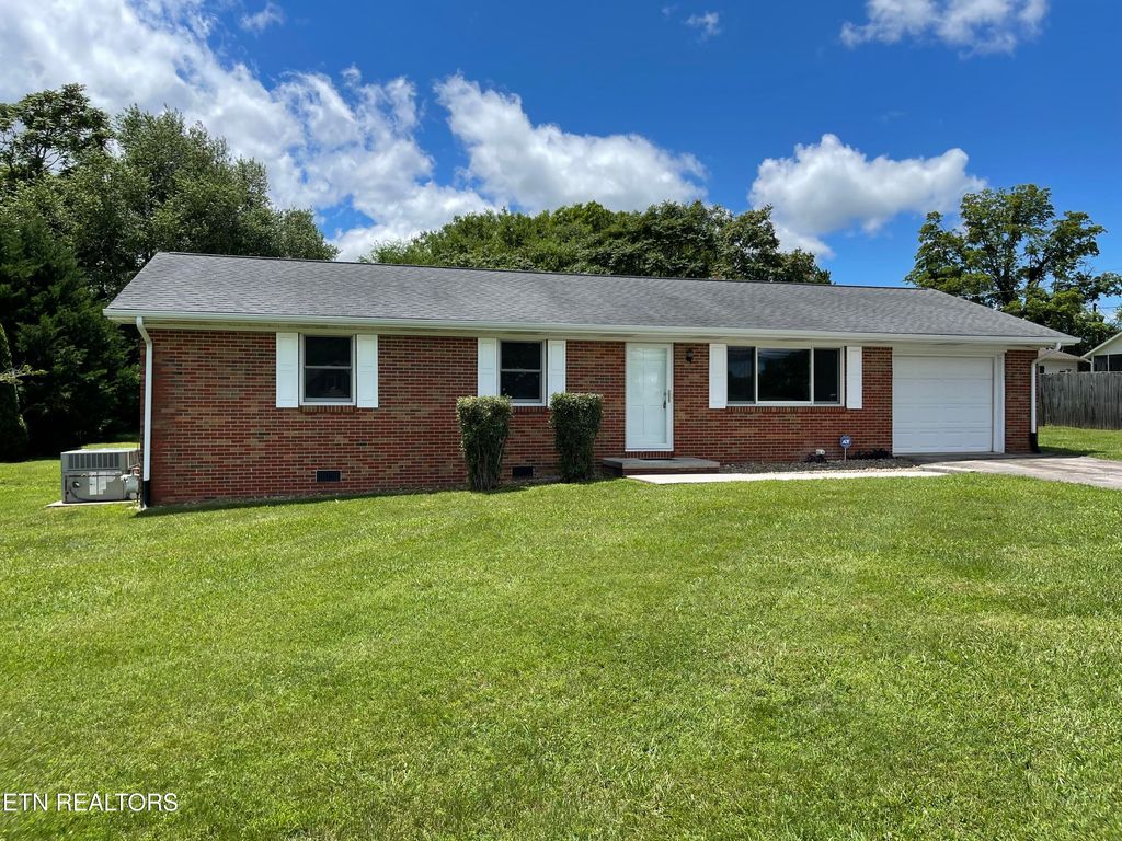 209 Sandy Springs Rd, Maryville, TN 37803