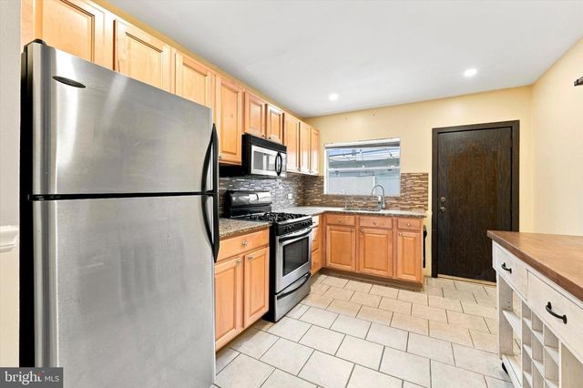 2432 S BANCROFT ST, Philadelphia, PA 19145