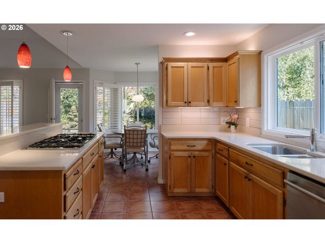 29653 Sw CAMELOT St, Wilsonville, OR 97070