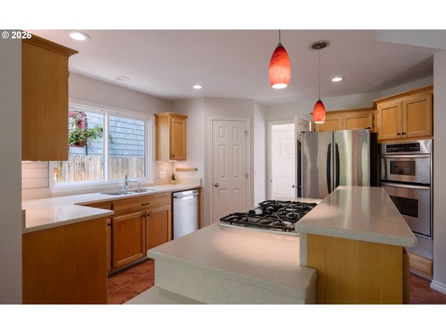 29653 Sw CAMELOT St, Wilsonville, OR 97070
