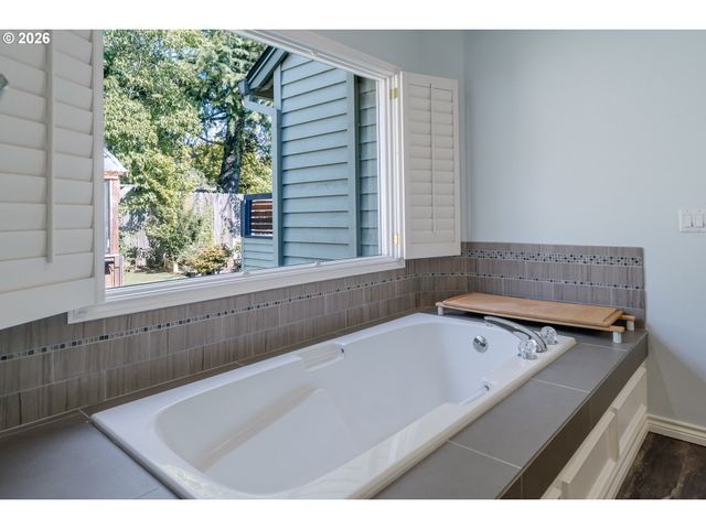 29653 Sw CAMELOT St, Wilsonville, OR 97070