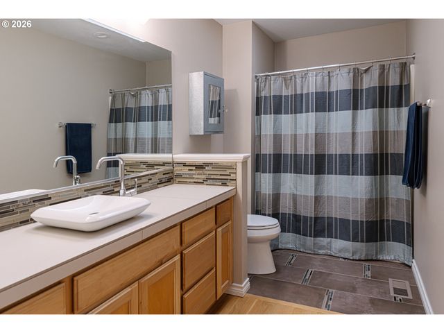 29653 Sw CAMELOT St, Wilsonville, OR 97070
