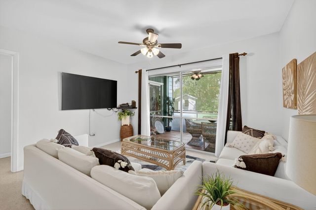 262 SE Monterey Avenue, Stuart, FL 34996