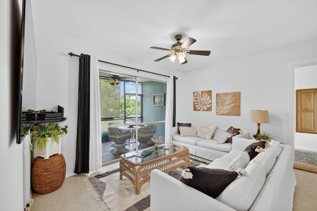 262 SE Monterey Avenue, Stuart, FL 34996