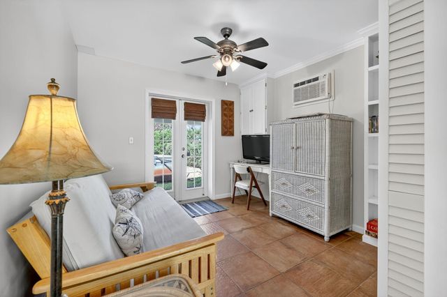 262 SE Monterey Avenue, Stuart, FL 34996