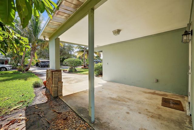 262 SE Monterey Avenue, Stuart, FL 34996