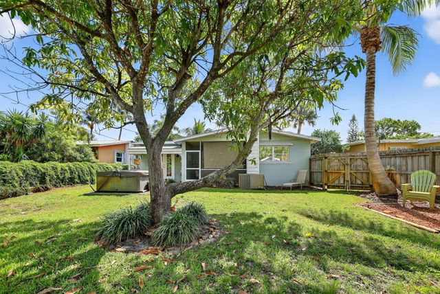 262 SE Monterey Avenue, Stuart, FL 34996