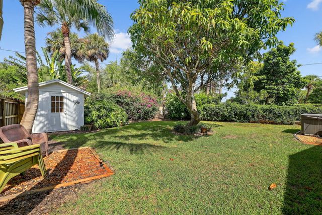 262 SE Monterey Avenue, Stuart, FL 34996