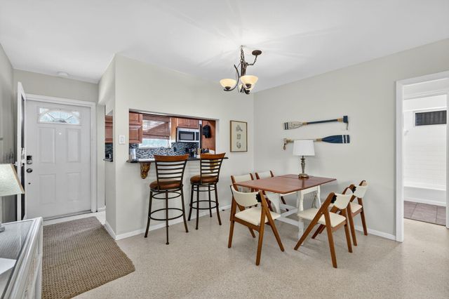 262 SE Monterey Avenue, Stuart, FL 34996