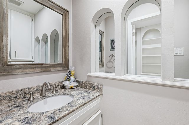 2703 Chinquapin Oak Lane, Arlington, TX 76012