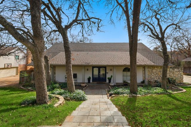 2703 Chinquapin Oak Lane, Arlington, TX 76012