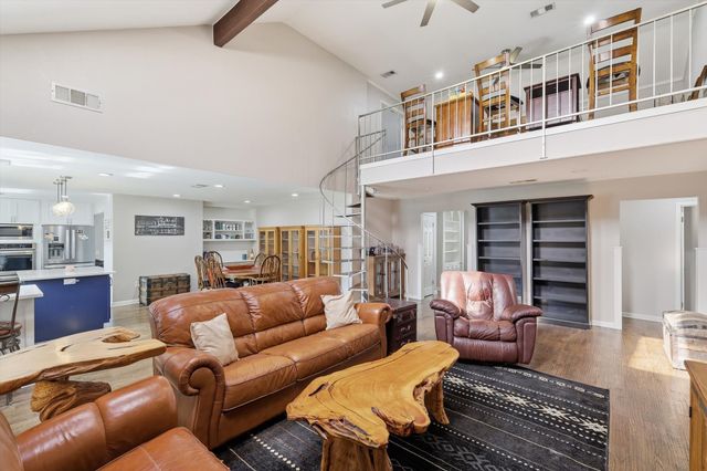 2703 Chinquapin Oak Lane, Arlington, TX 76012