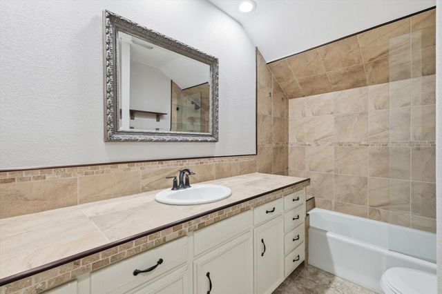 2703 Chinquapin Oak Lane, Arlington, TX 76012