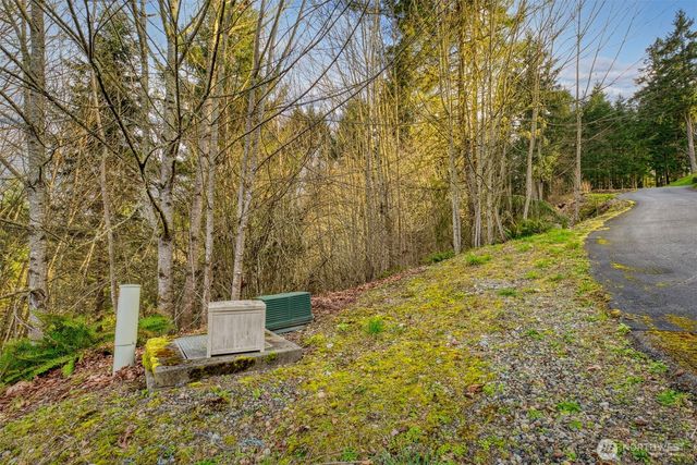 2401 NE Solar View Court, Keyport, WA 98345