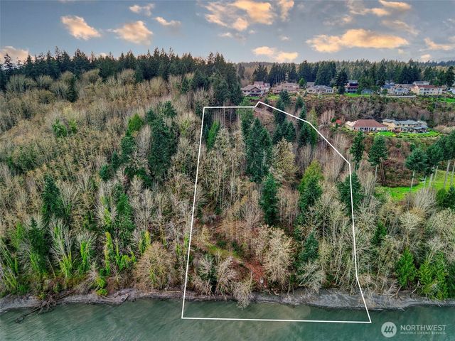 2401 NE Solar View Court, Keyport, WA 98345