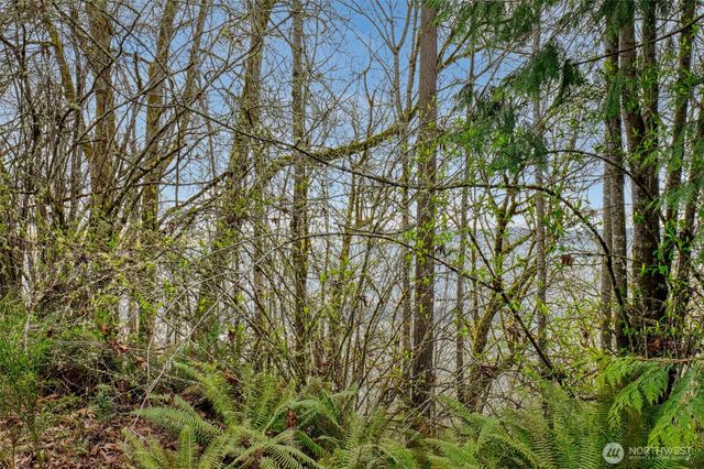 2401 NE Solar View Court, Keyport, WA 98345