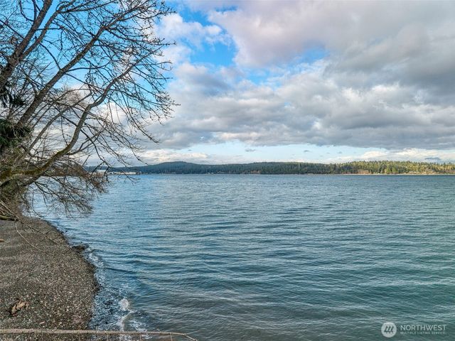 2401 NE Solar View Court, Keyport, WA 98345
