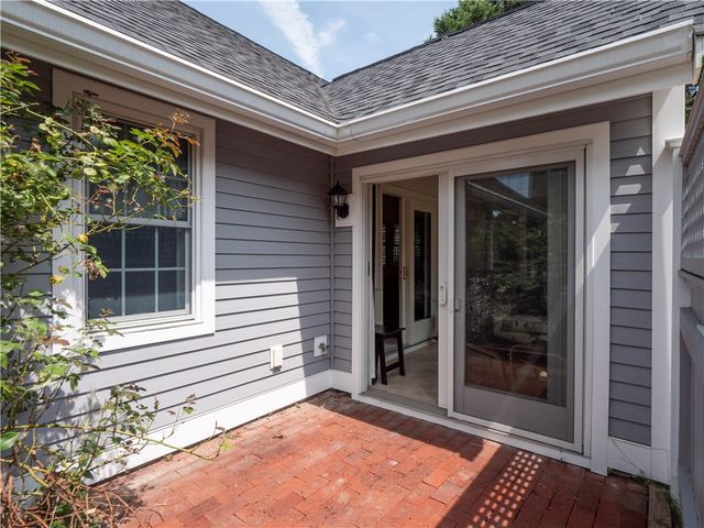 318 Corey Lane, Middletown, RI 02842