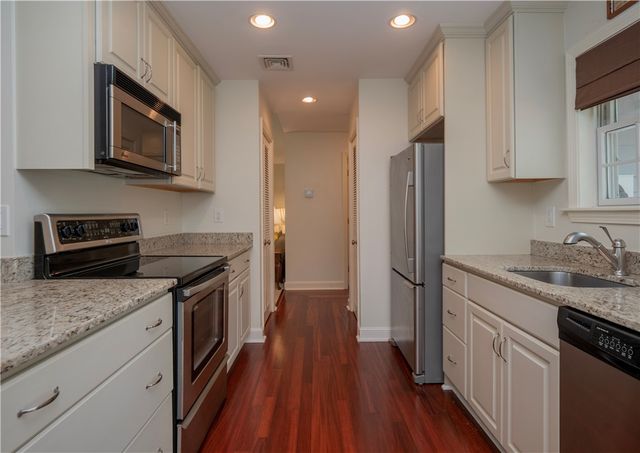 318 Corey Lane, Middletown, RI 02842