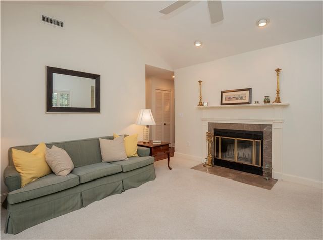 318 Corey Lane, Middletown, RI 02842