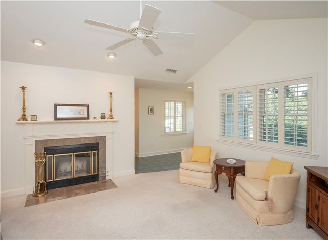 318 Corey Lane, Middletown, RI 02842