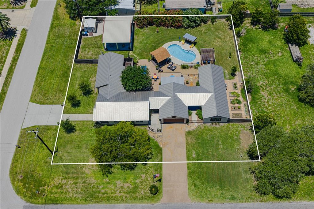 1622 Cherry St, Rockport, TX 78382 — photo 4