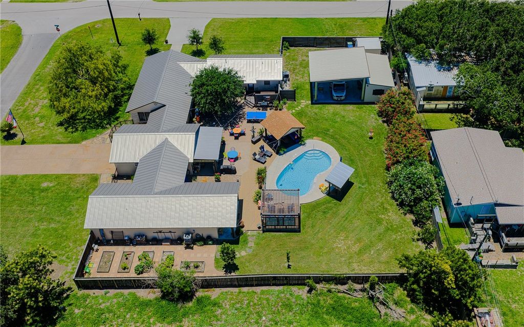 1622 Cherry St, Rockport, TX 78382 — photo 5