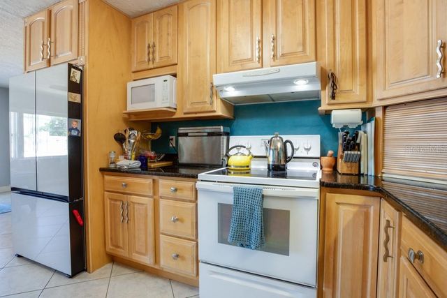 2100 8TH AVENUE SW, Largo, FL 33770