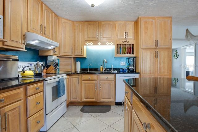 2100 8TH AVENUE SW, Largo, FL 33770