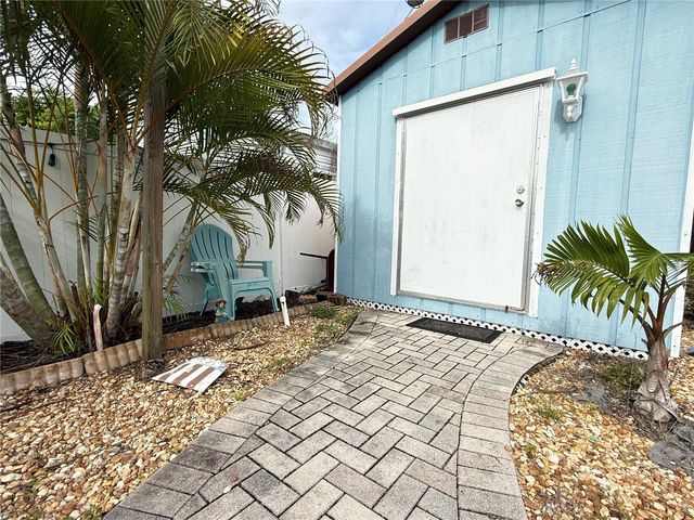 2100 8TH AVENUE SW, Largo, FL 33770