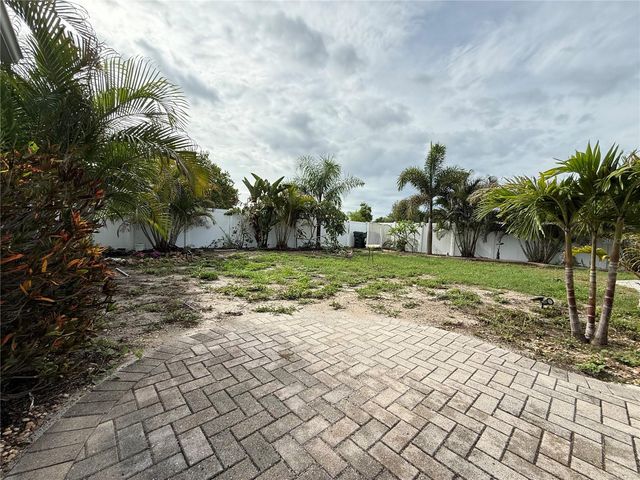 2100 8TH AVENUE SW, Largo, FL 33770