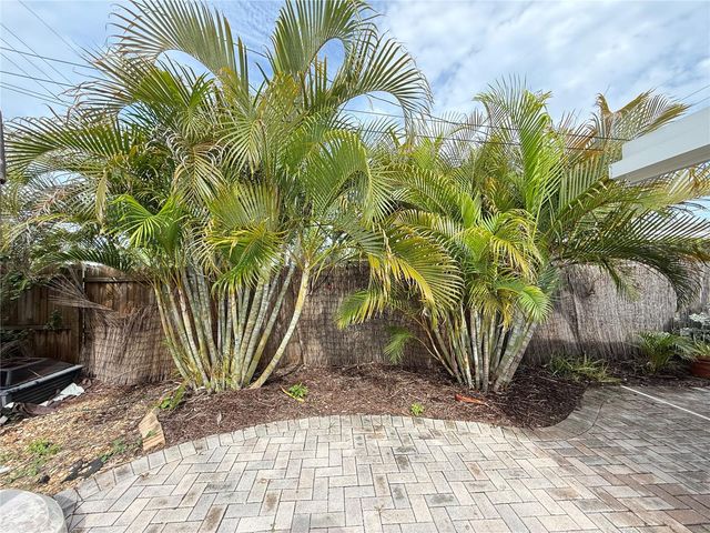 2100 8TH AVENUE SW, Largo, FL 33770