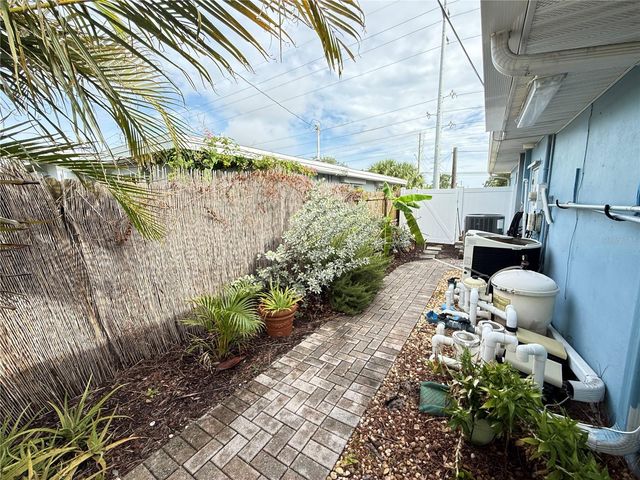 2100 8TH AVENUE SW, Largo, FL 33770