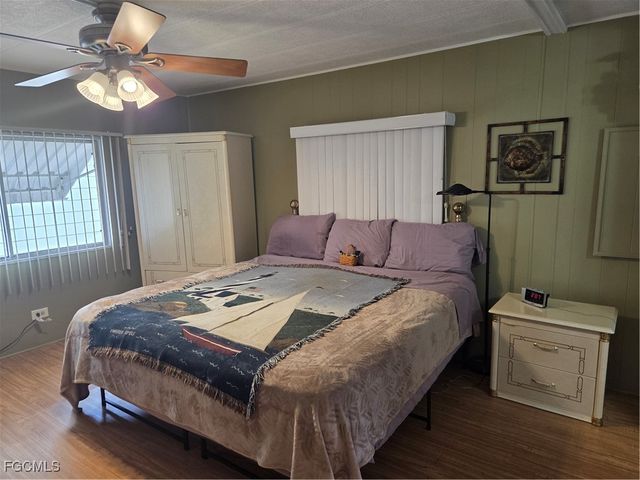 941 Days LN, North Fort Myers, FL 33917