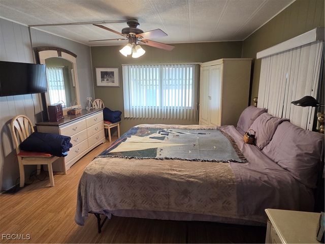 941 Days LN, North Fort Myers, FL 33917