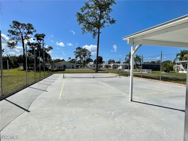 941 Days LN, North Fort Myers, FL 33917