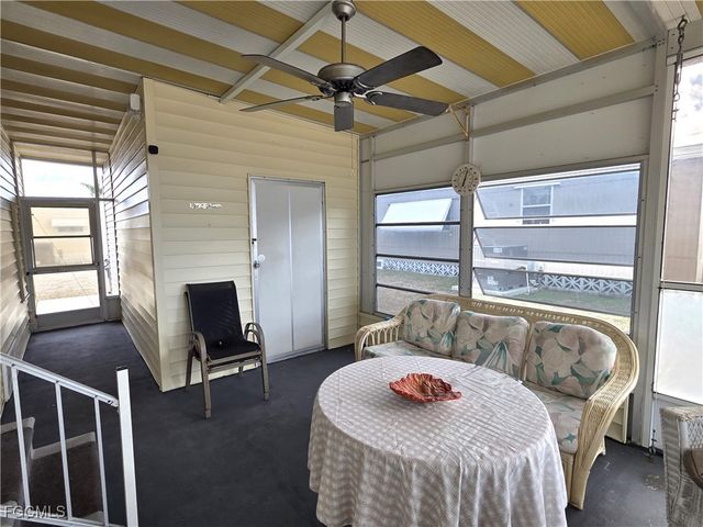 941 Days LN, North Fort Myers, FL 33917