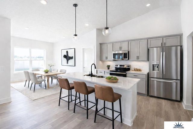 12164 S 114th Avenue, Papillion, NE 68046