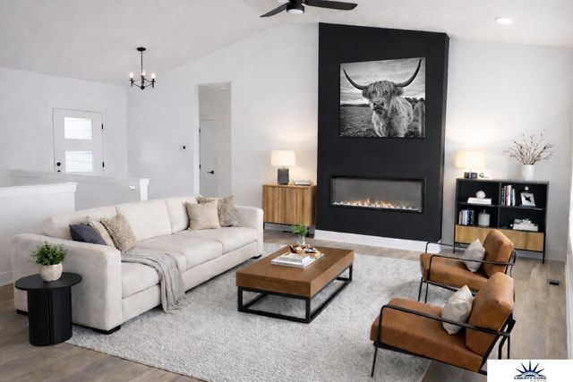 12164 S 114th Avenue, Papillion, NE 68046