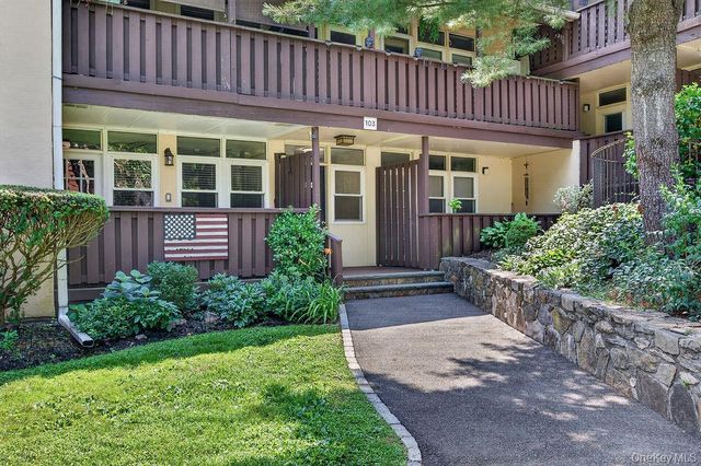 103 Wiltshire Road D8, Scarsdale, NY 10583