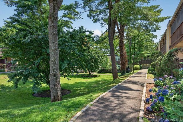 103 Wiltshire Road D8, Scarsdale, NY 10583