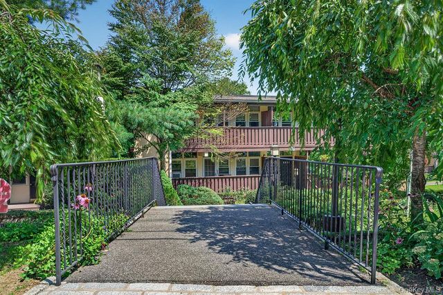 103 Wiltshire Road D8, Scarsdale, NY 10583