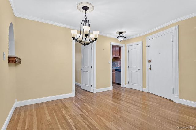 103 Wiltshire Road D8, Scarsdale, NY 10583