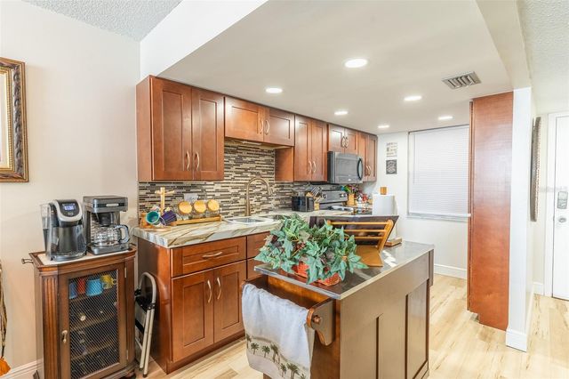700 MIRROR TERRACE NW 511, Winter Haven, FL 33881