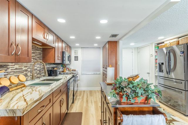 700 MIRROR TERRACE NW 511, Winter Haven, FL 33881